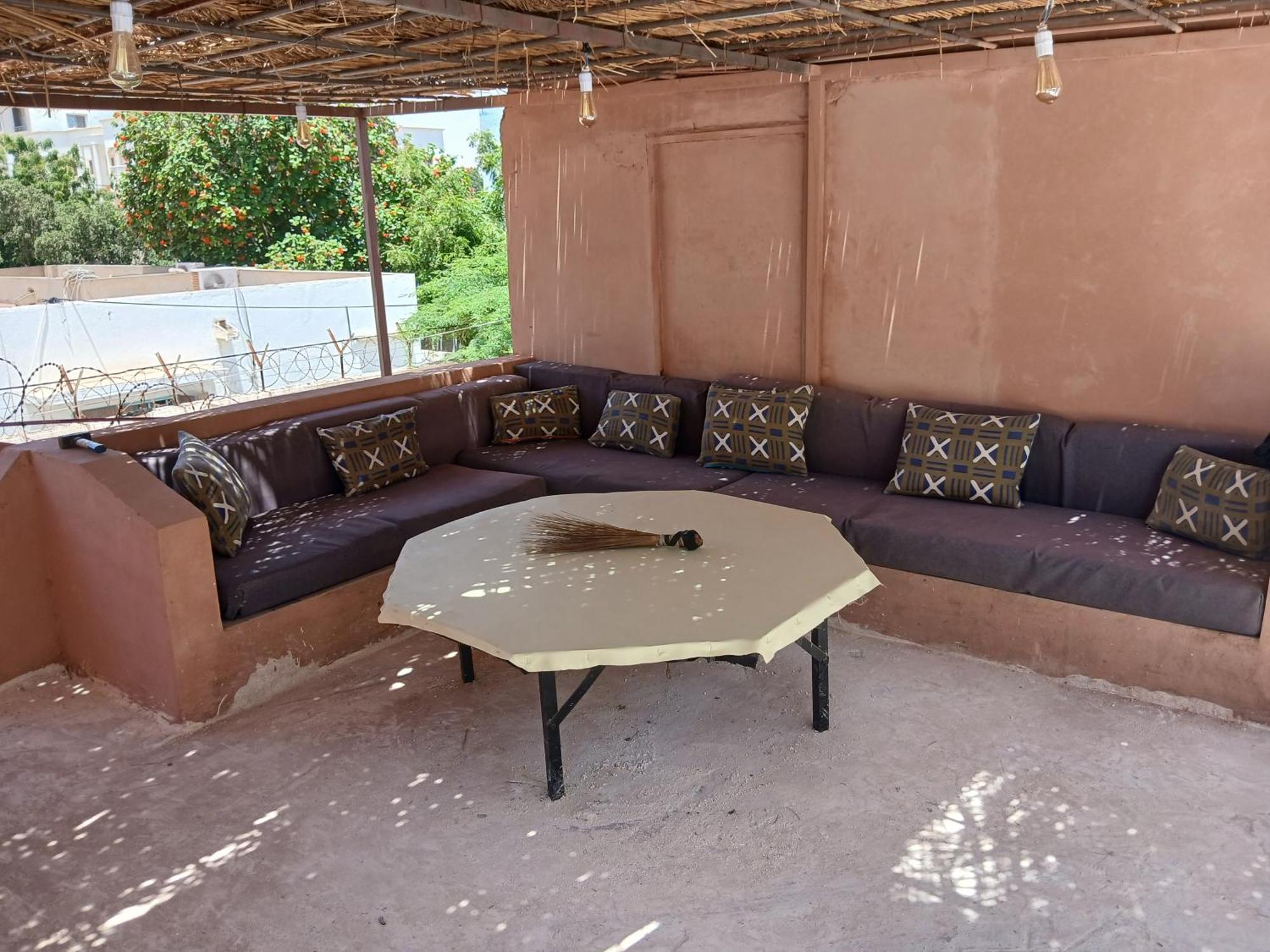 "Par 4 Chemins" - Atypical Stopover Nouakchott Exterior photo